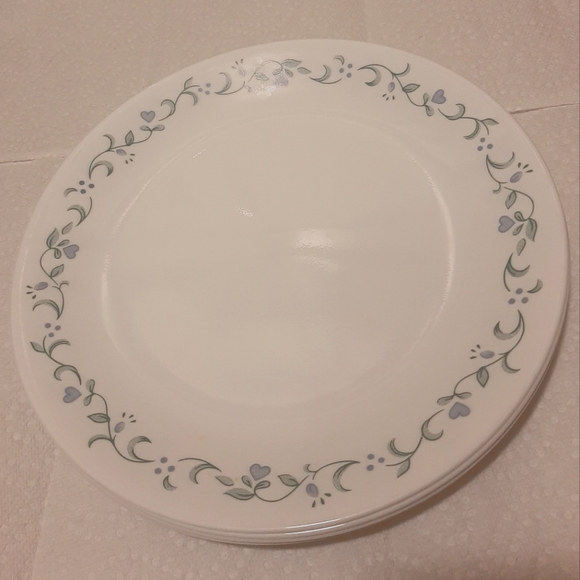Set of 4 Corelle Dinner Plates - Picture 1 of 3